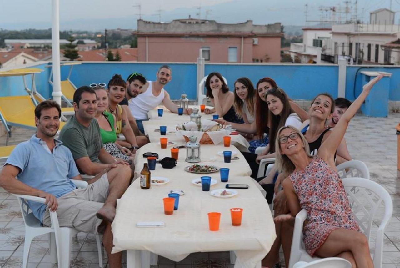 Gianni House Backpackers Hostel Giardini Naxos Exterior foto
