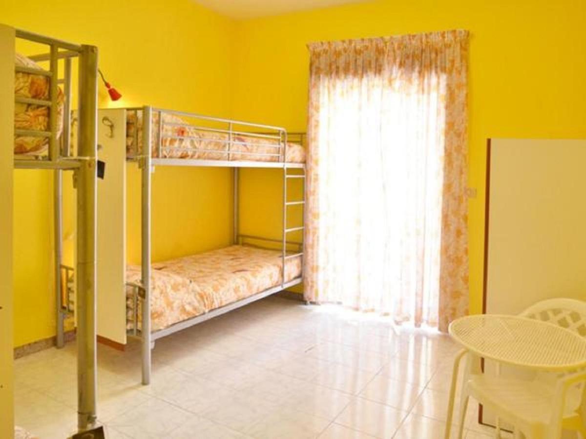 Gianni House Backpackers Hostel Giardini Naxos Exterior foto