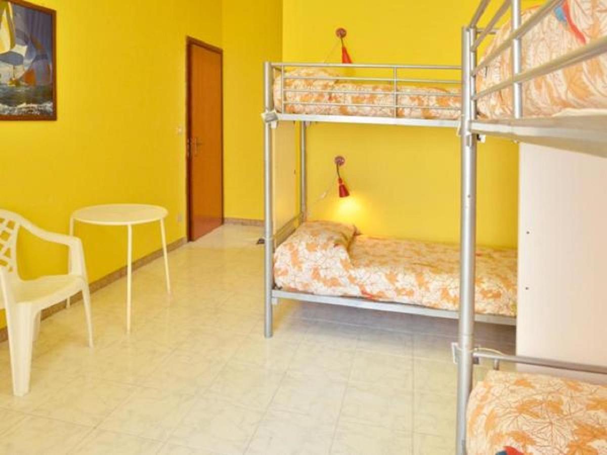 Gianni House Backpackers Hostel Giardini Naxos Exterior foto
