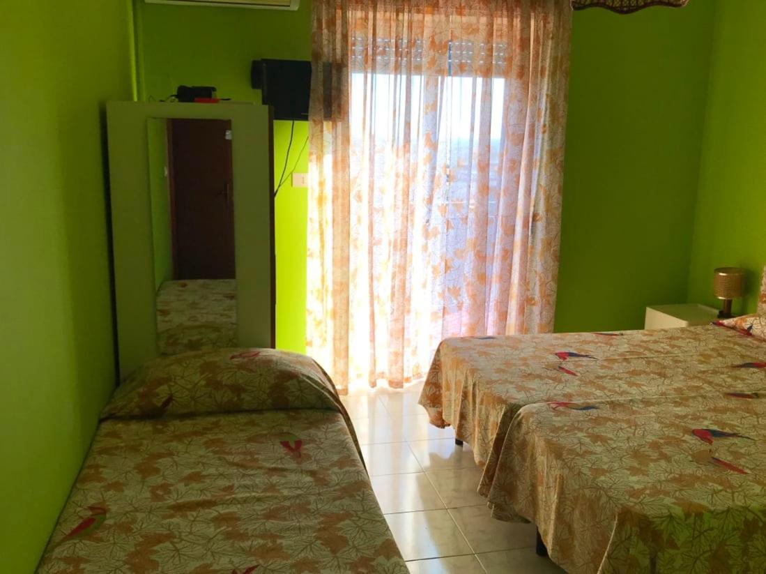 Gianni House Backpackers Hostel Giardini Naxos Exterior foto